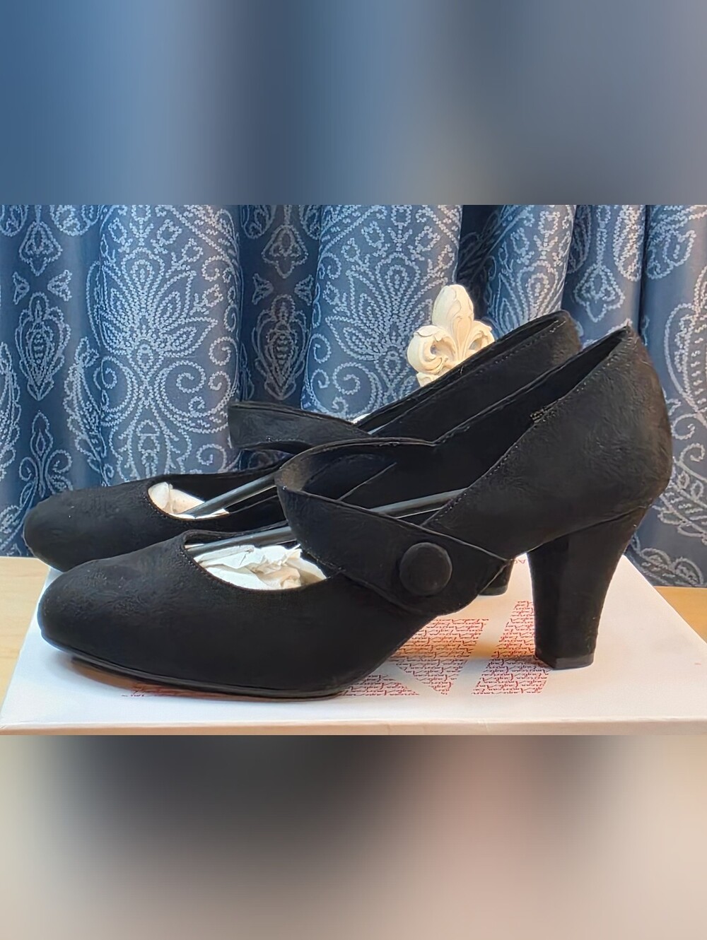 American Eagle Black Suede Mary Jane Heels Pumps Strappy Round Toe Size 9.5W New